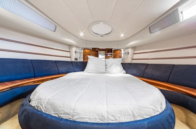 Azimut 46
