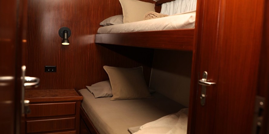 Hatteras 77 Convertible