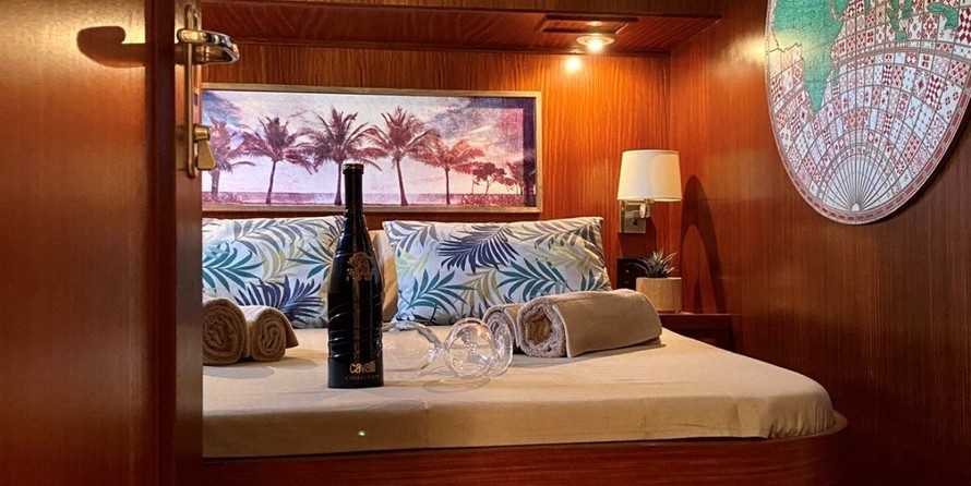 Hatteras 77 Convertible