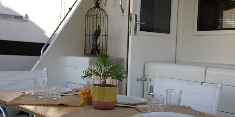 Hatteras 77 Convertible