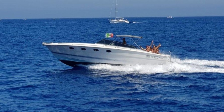 Tornado 38 Cruising