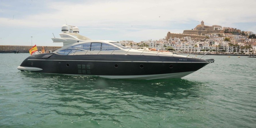 Azimut 68S