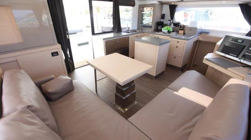 Fountaine Pajot Saona 47