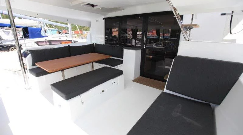 Fountaine Pajot Saona 47