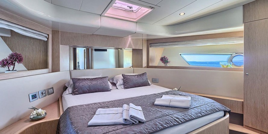 Ferretti 620