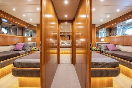 Falcon Yachts 90