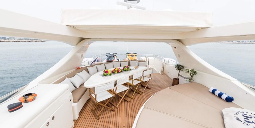 Falcon Yachts 90