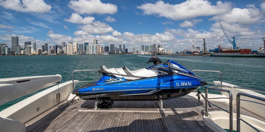 Azimut 80