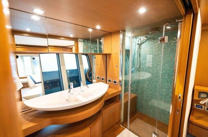 Ferretti 80
