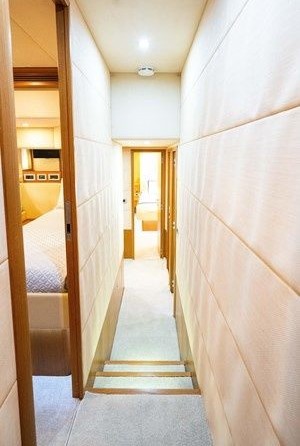 Ferretti 80