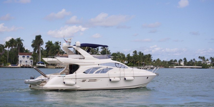 Azimut 50 Fly Galley Up