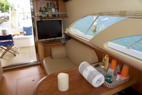 Azimut 50 Fly Galley Up