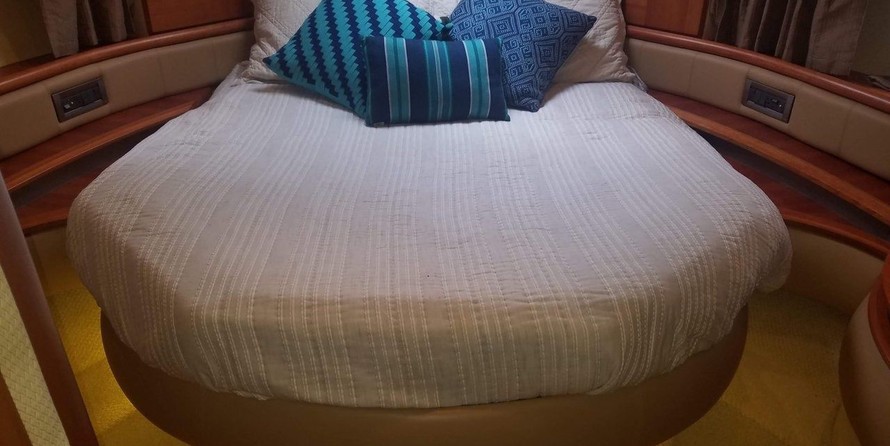 Azimut 50 Fly Galley Up