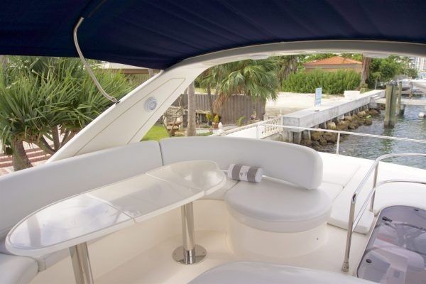 Azimut 50 Fly Galley Up