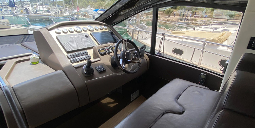 Sessa Fly 47