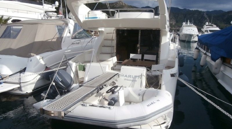 Azimut 46
