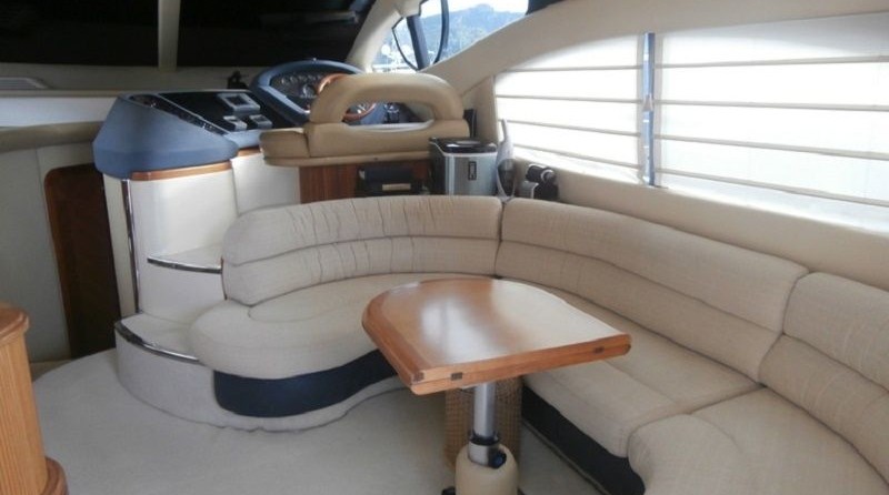 Azimut 46