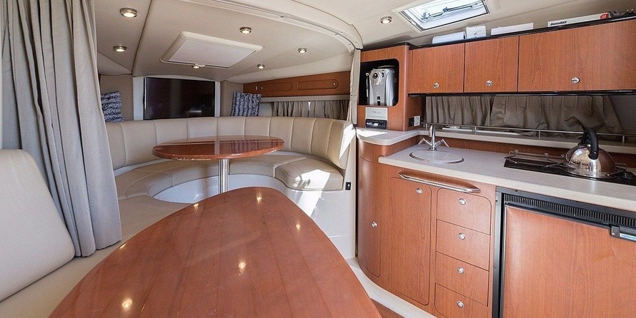 Chaparral 330 Signature