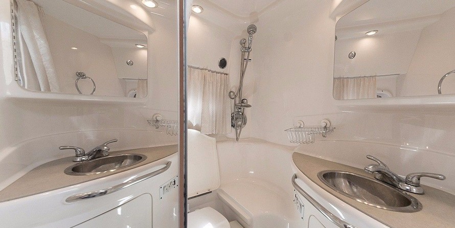 Chaparral 330 Signature