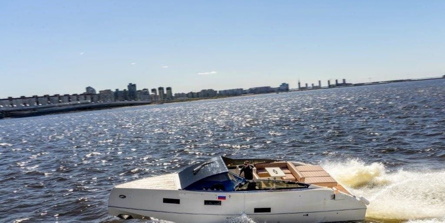 Velvette Cruiser 33 Intelligent