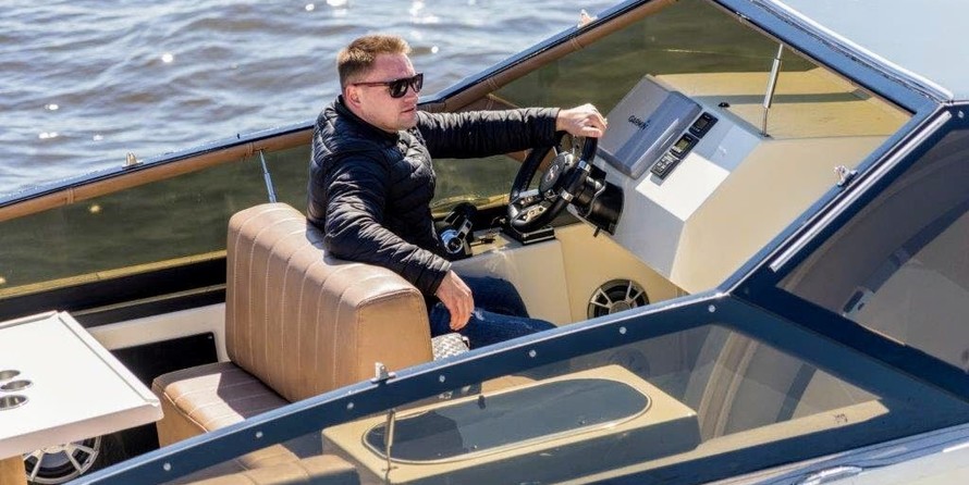 Velvette Cruiser 33 Intelligent