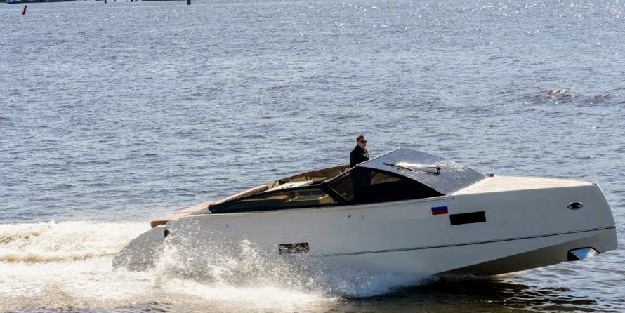 Velvette Cruiser 33 Intelligent