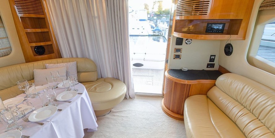 Azimut 46