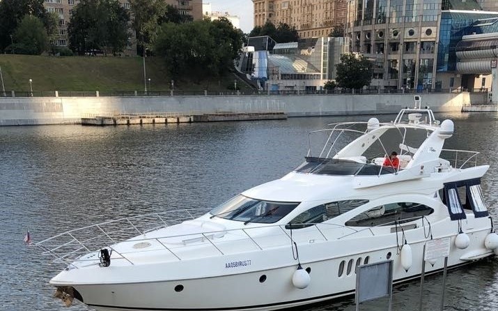 Azimut 68