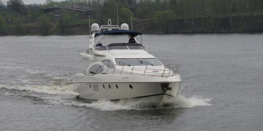 Azimut 68