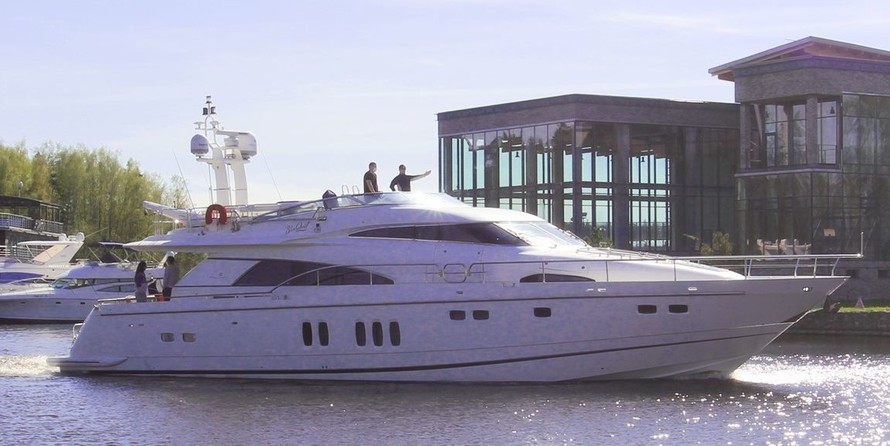 Fairline 74 Squadron