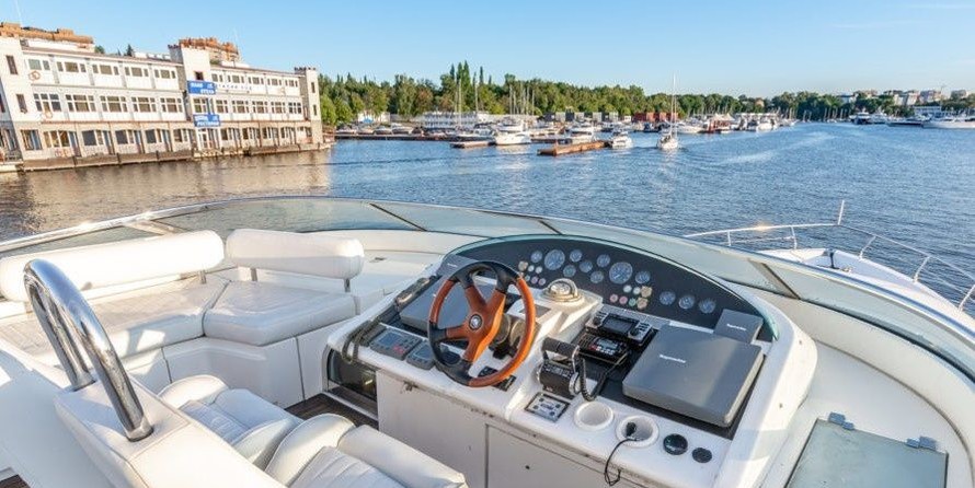 Fairline 74 Squadron