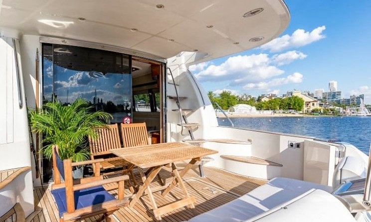 Carver 56 Voyager SE