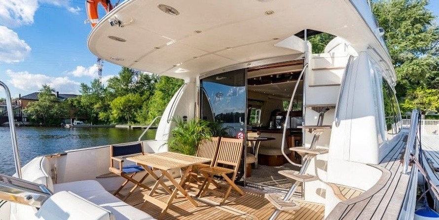 Carver 56 Voyager SE