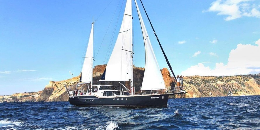 Custom built under lloyds class 100a1 nordia 61 ketch