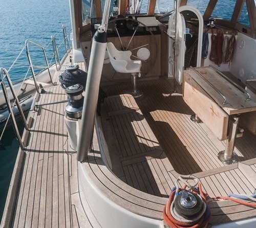 Custom built under lloyds class 100a1 nordia 61 ketch