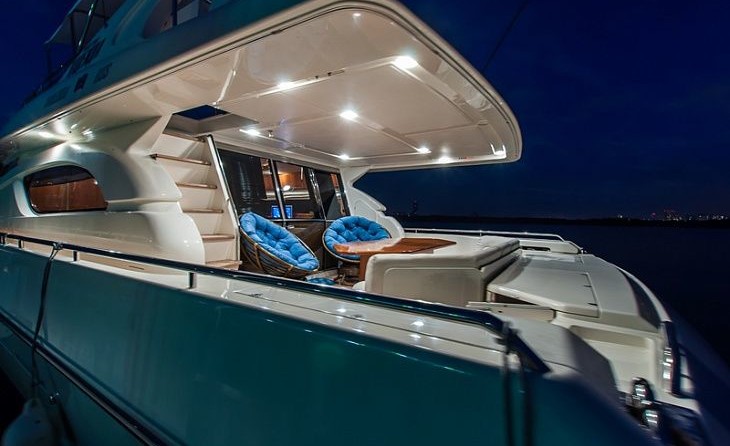 Ferretti 72