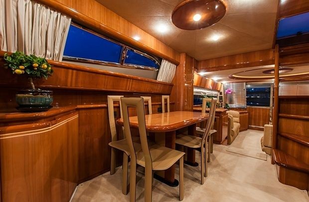 Ferretti 72