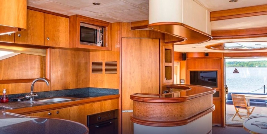 Majesty yachts gulf craft 66