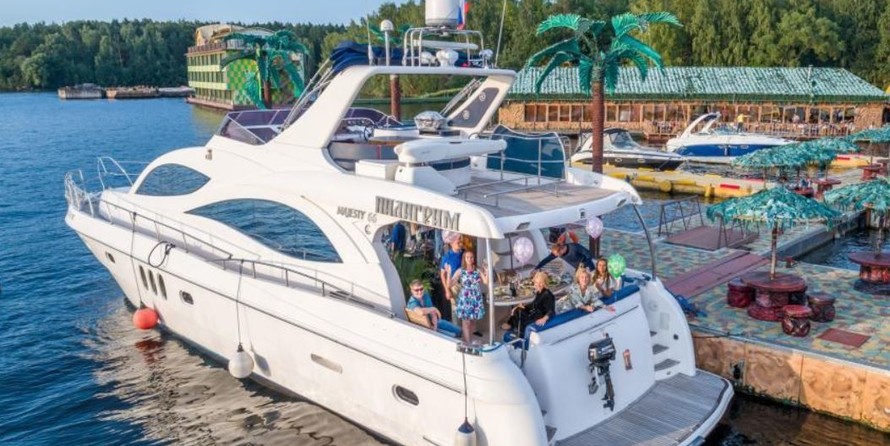 Majesty yachts gulf craft 66