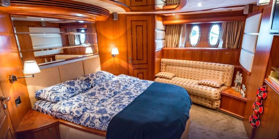 Majesty yachts gulf craft 66