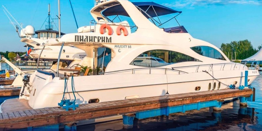 Majesty yachts gulf craft 66