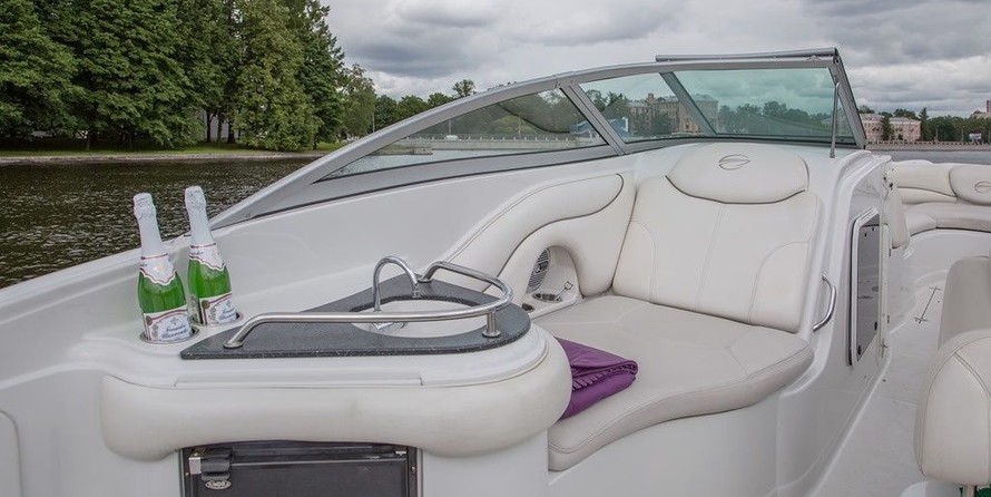 Crownline 32