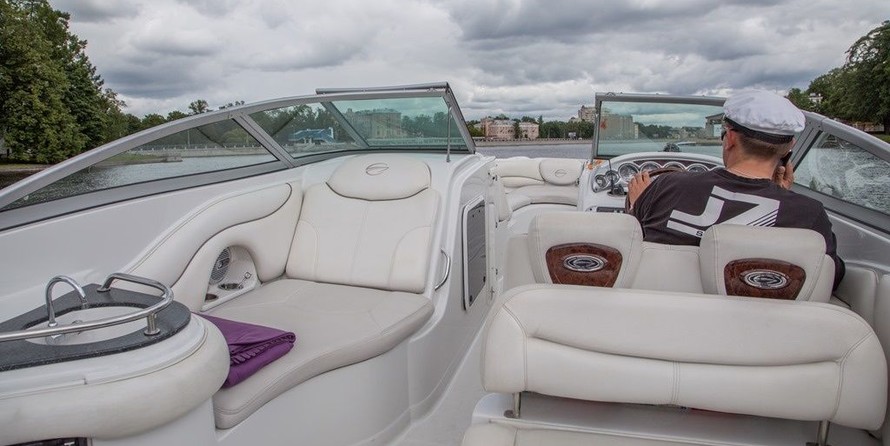 Crownline 32