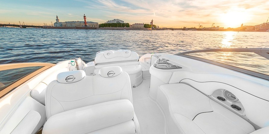 Crownline 32