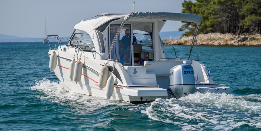 Beneteau Antares 8