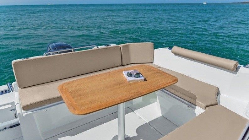 Beneteau Antares 8