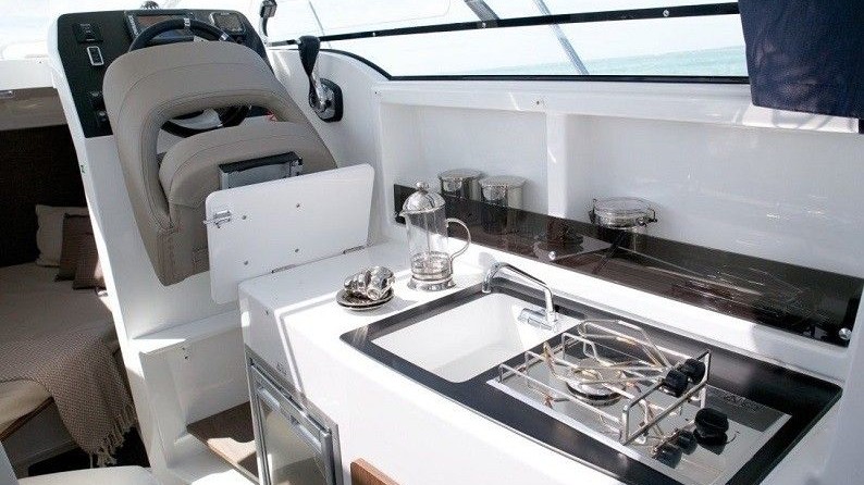 Beneteau Antares 8