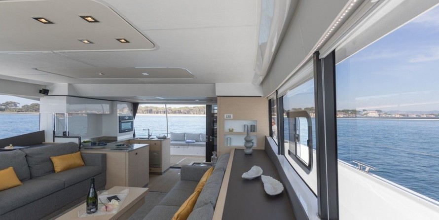 Fountaine Pajot Helia 44