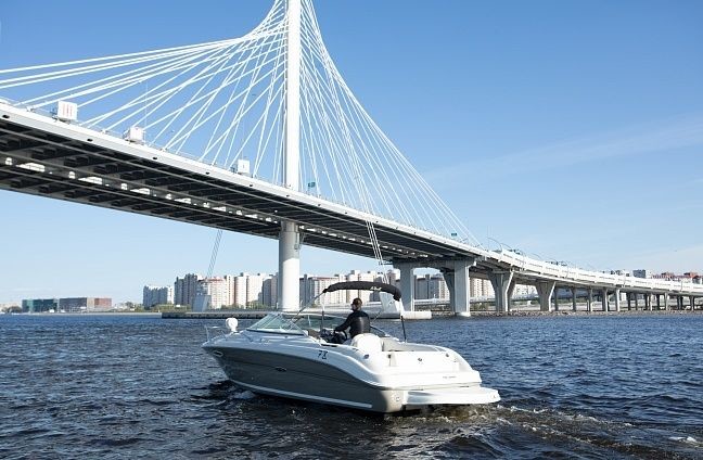 Sea ray 225 weekender