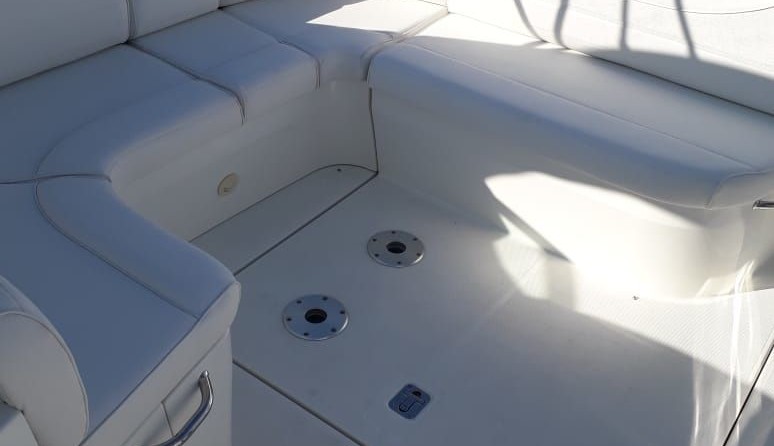 Cruisers Yachts 330 Express